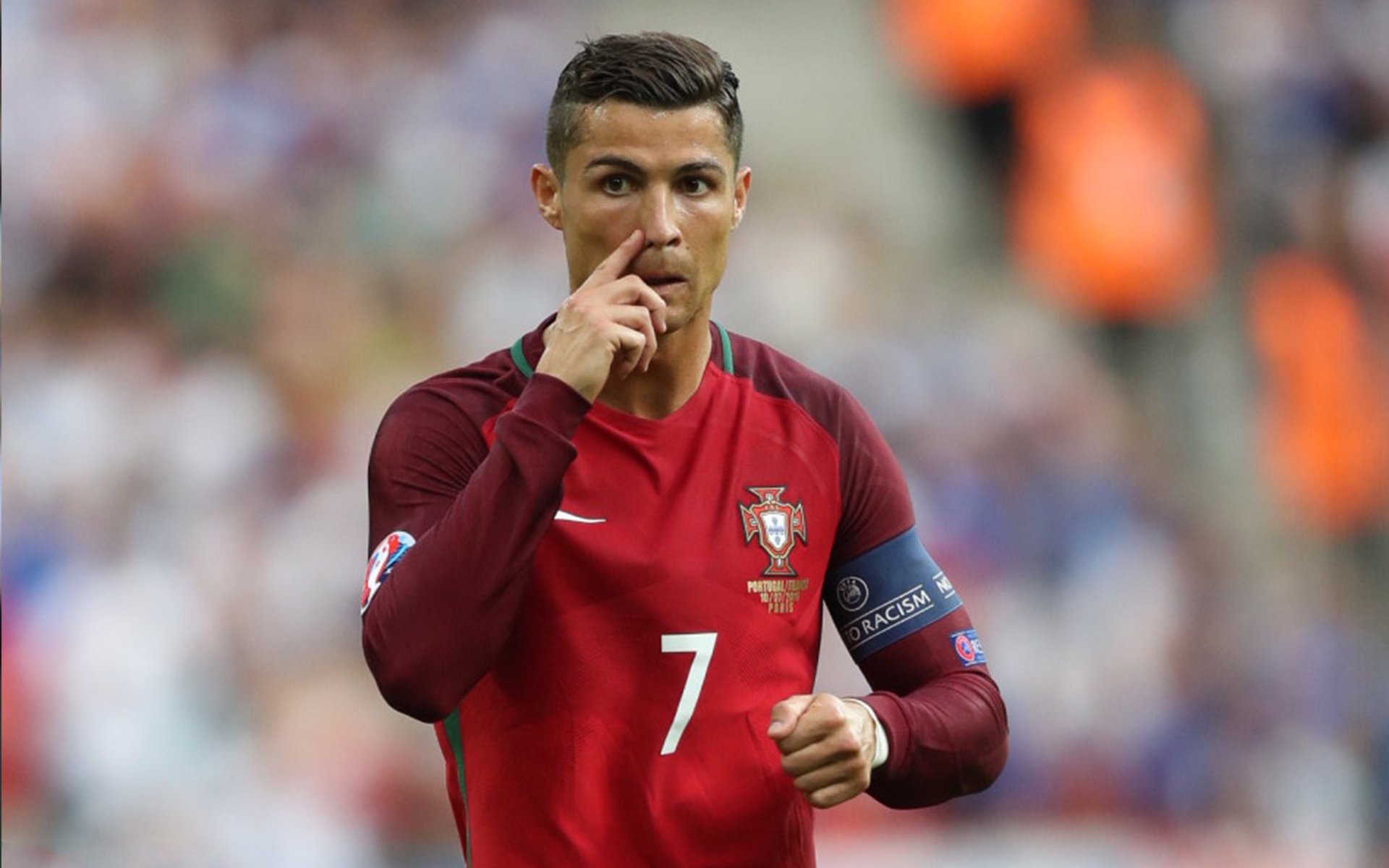 中国网球新星郑钦文闯入八强,再创个人纪录,7月27日出生的人命运怎么样