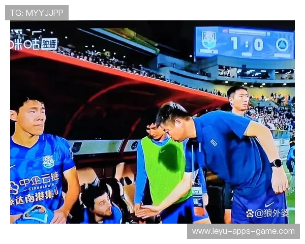 中超沧州队防守轮转训练更紧凑,展现防守硬气新实力 中超沧州队防守轮转训练更紧凑,展现防守硬气新实力